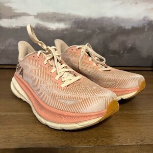 Hoka Women's Pink/Salmon Clifton 8
